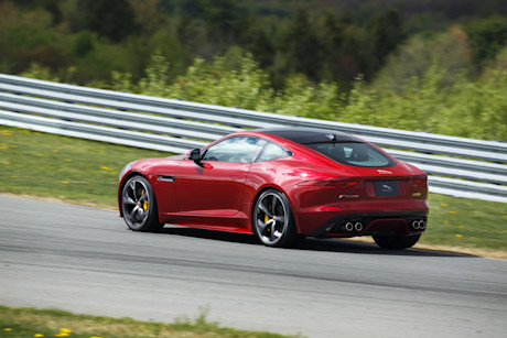 Editorial 10 bh 2016 jaguar f type r awd