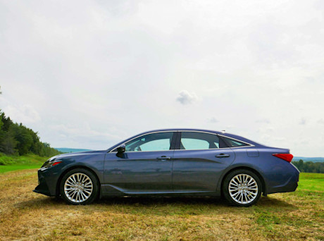 Editorial 2019 toyota avalon limited 04 bh