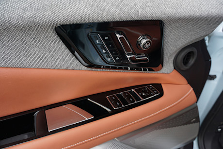 Editorial 2025 cadillac opitq fd di 250317 16