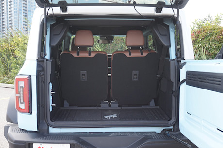 Editorial 2024 ford bronco heritage td jl 240904 18