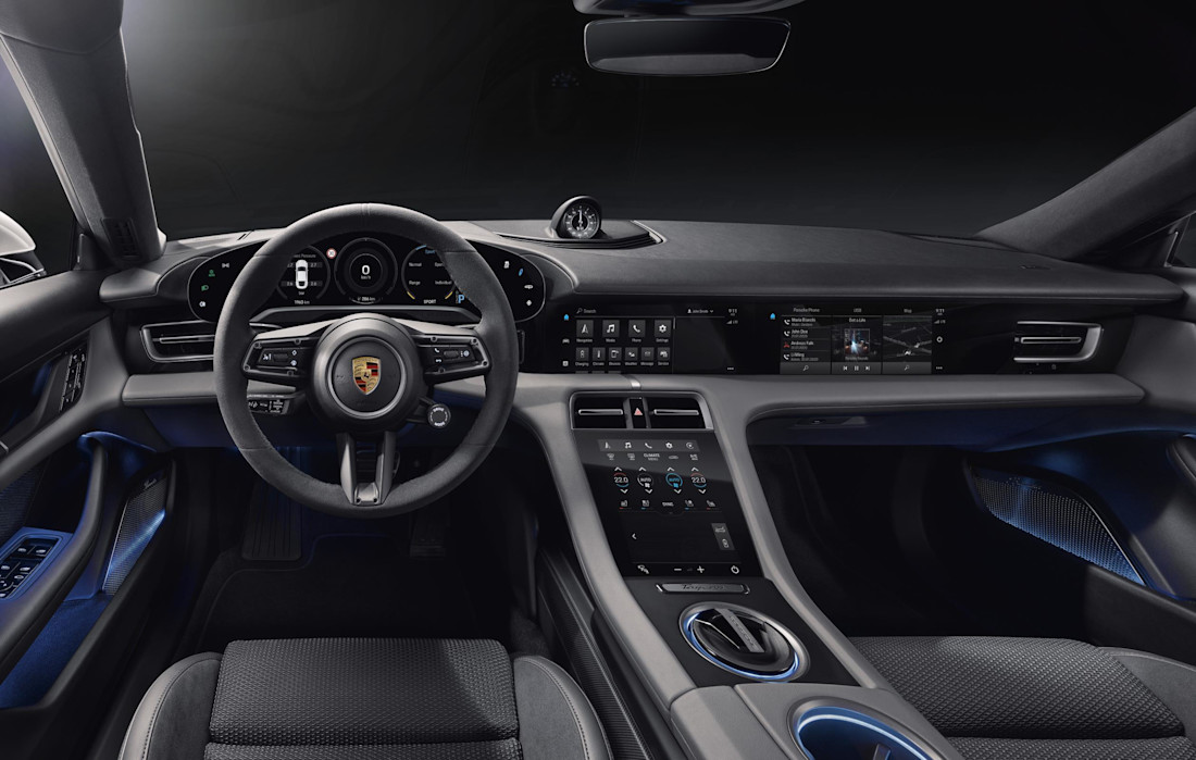 Porsche Taycan (1).jpg