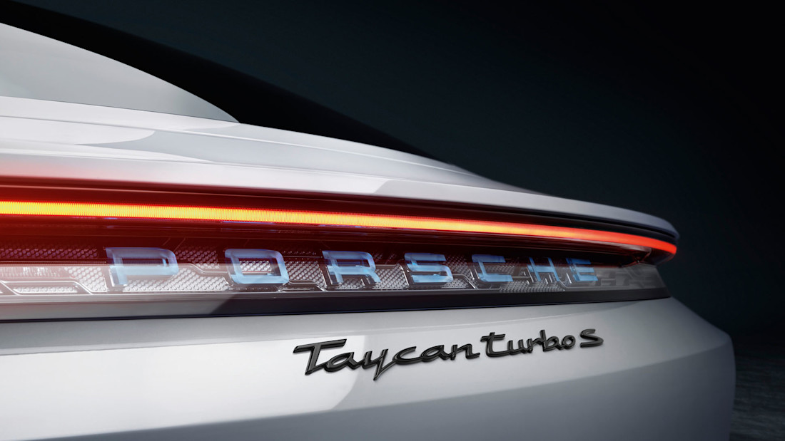 high_taycan_turbo_s_2019_porsche_ag(5).jpg