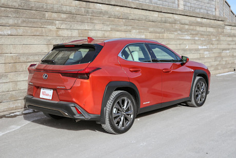 Editorial 2021 lexus ux 250h awd 07 jm