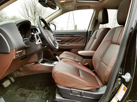 Editorial 2018 mitsubishi outlander phev 11 sw