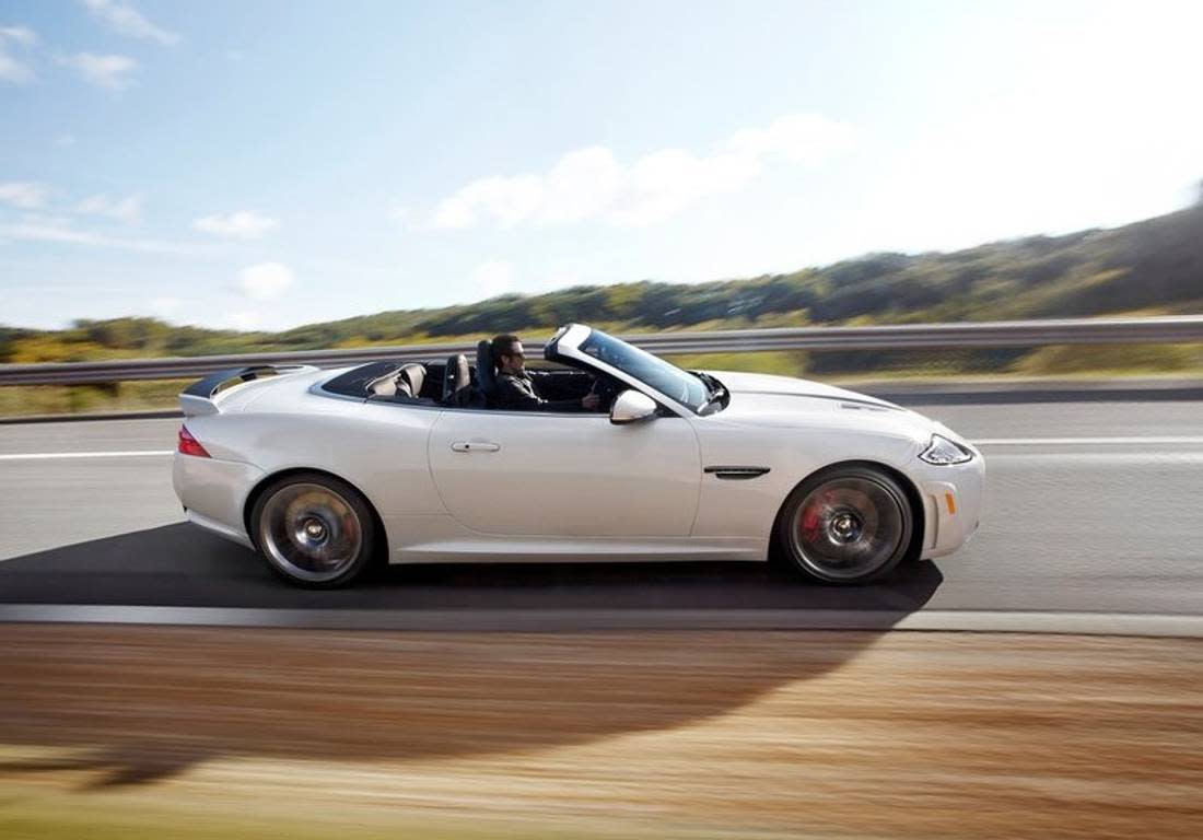3j4H0p4dFcZIJYOGwmUwx2-9ef09ce21dd9bea6461800878c6c7b25-jaguar-xk-side-1100