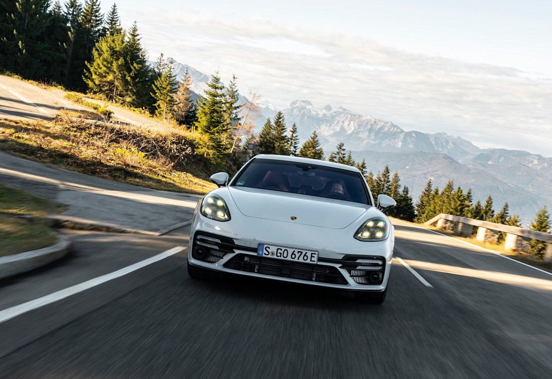 Porsche-Panamera Turbo S E-Hybrid-2021-Frontansicht
