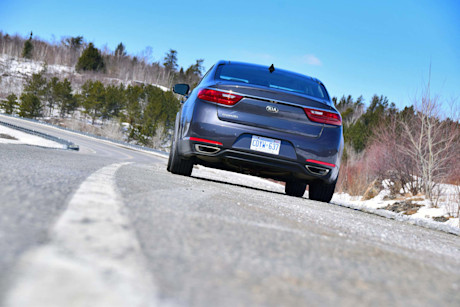 Editorial 2018 kia cadenza limited 03 jp