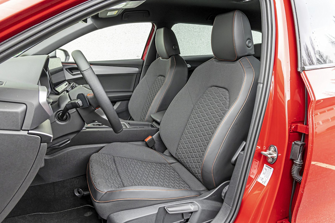 skoda-octavia-seat-leon-2023-9.jpg