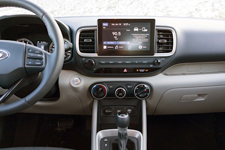 Editorial 2020 hyundai venue trend w urban edition package 21 ew