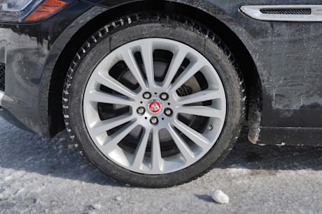 Editorial 2018 jaguar xf 25t awd prestige 11 jm