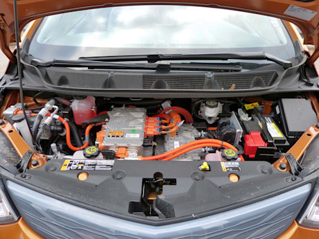 Editorial 2017 chevrolet bolt ev premier 09 jb