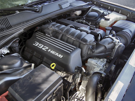 Editorial 06 jy 2012 dodge challenger srt8 392