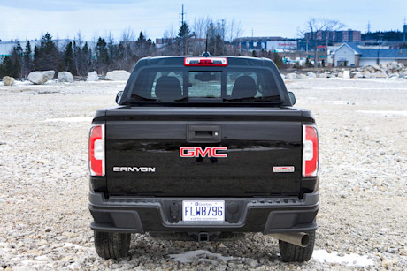 Editorial 2017 gmc canyon diesel 4wd crew cab short bed 11 ew