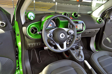 Editorial 2017 smart fortwo electric drive cabrio 14 mb