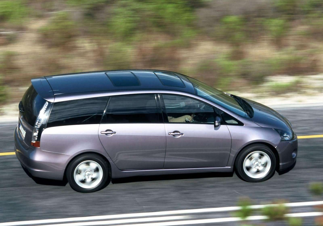 mitsubishi-grandis-side