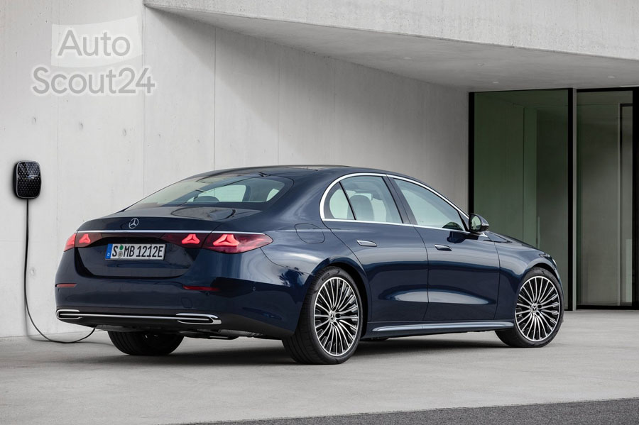 Mercedes-Benz-E-Class-2024-1600-1e.jpg