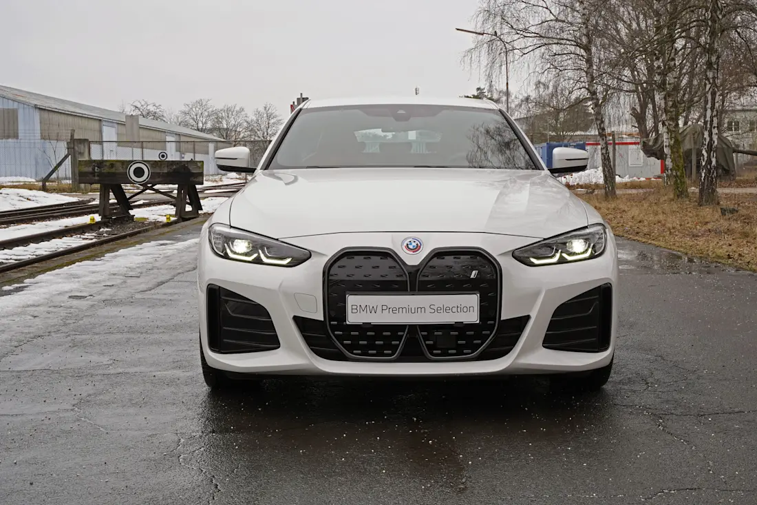 BMW i4 edrive40 (2022)_Front