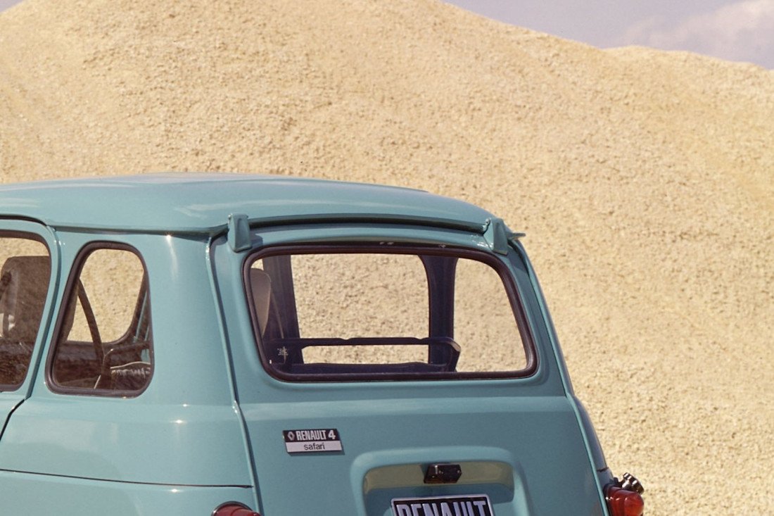 met-deze-10-gave-details-gaat-de-renault-4-jou-in-2025-verleiden-2024-18.jpg