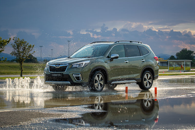 Forester e-BOXER_low-134-24804.jpg