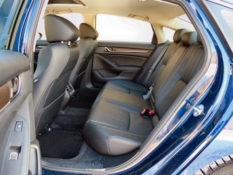 Editorial 2018 honda accord touring 16 bh