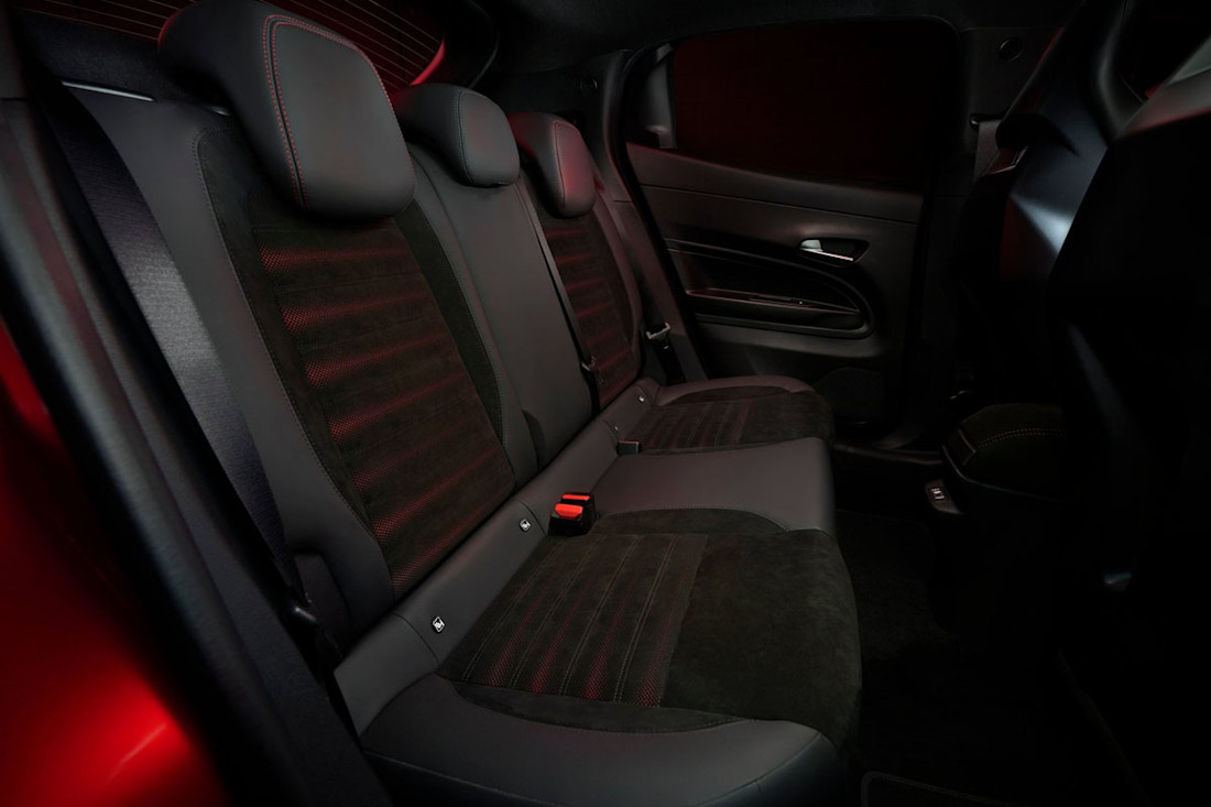 Alfa_Romeo-Milano-2025-interior (4).jpg