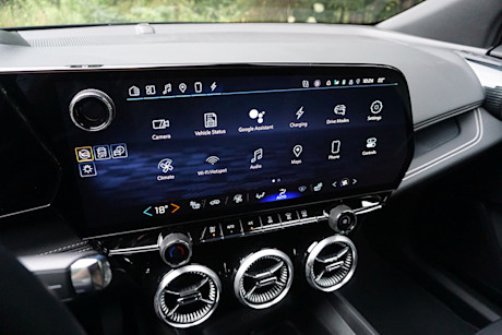 Editorial 2024 chevrolet blazer ev cabot trail nf di 240814 6