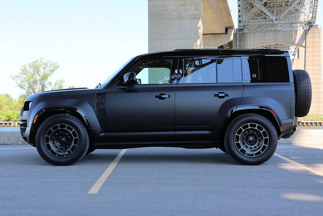 2026 Land Rover Defender Octa Review - Exterior - Side Profile.jpg