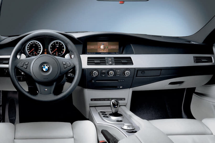 bmw-m5-e60-interior.jpg
