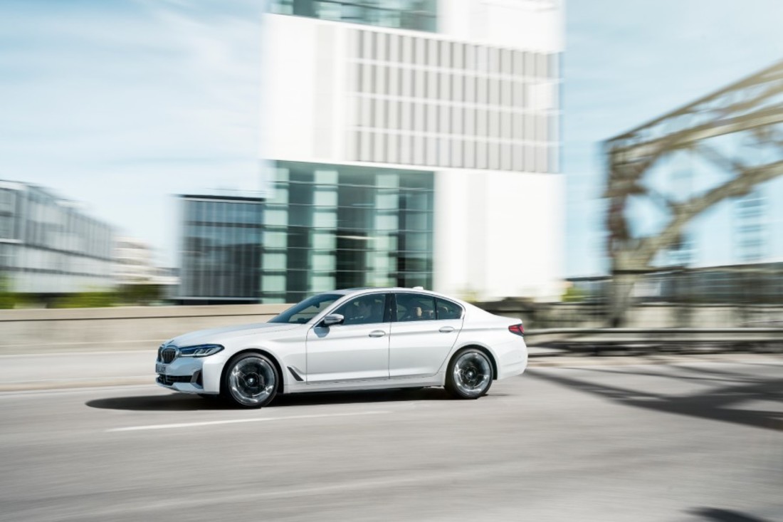 P90389056_highRes_the-new-bmw-540i-sed (1).jpg