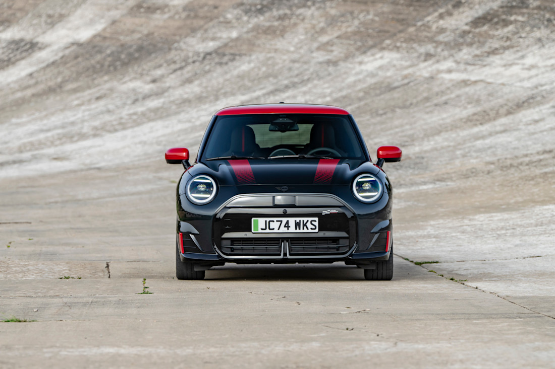 P90571676_highRes_the-mini-john-cooper.jpg