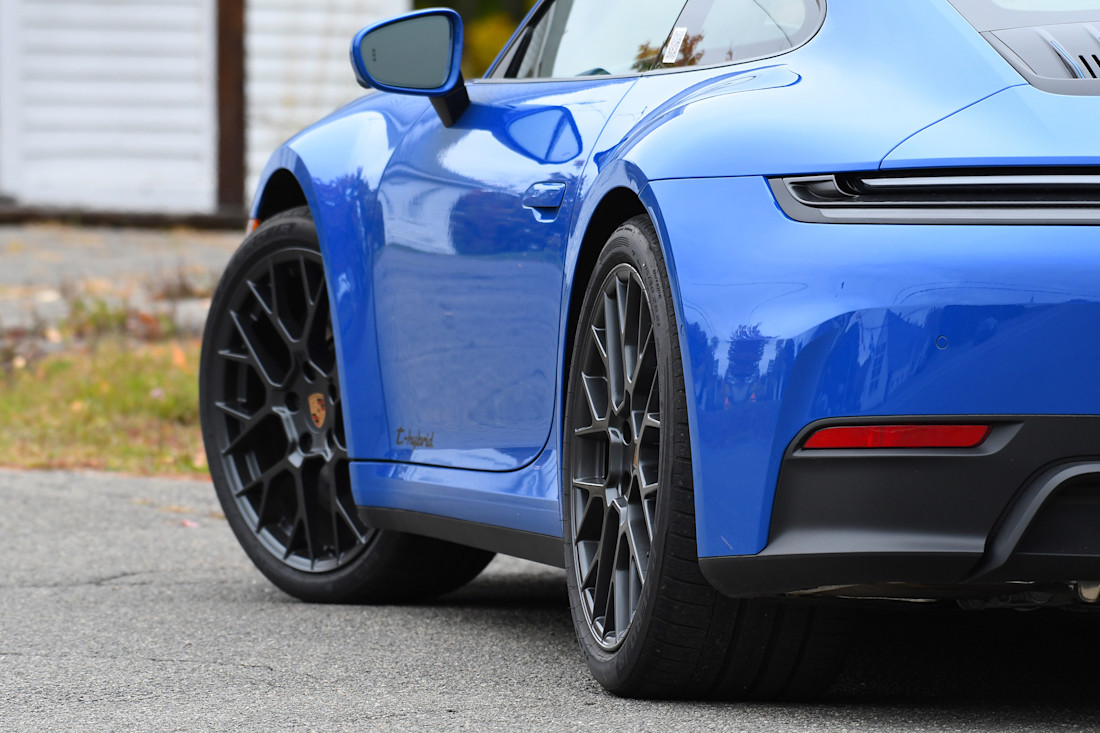 2027 Porsche 911 GTS T Hybrid - FD - DR - 261014 - 2.jpg