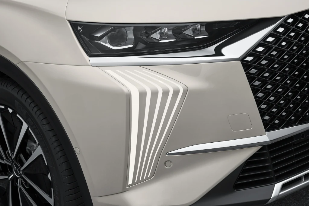 ds-7-crossback-e-tense-4-4-360-24-edde69-0eebbe