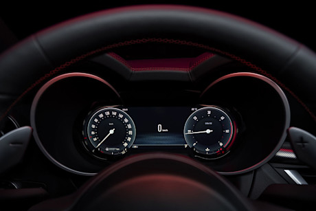 Alfa Romeo Giulia (2023) dashboard detail