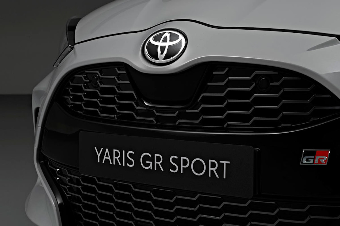 Toyota Yaris GR Sport 2022 (3).jpg