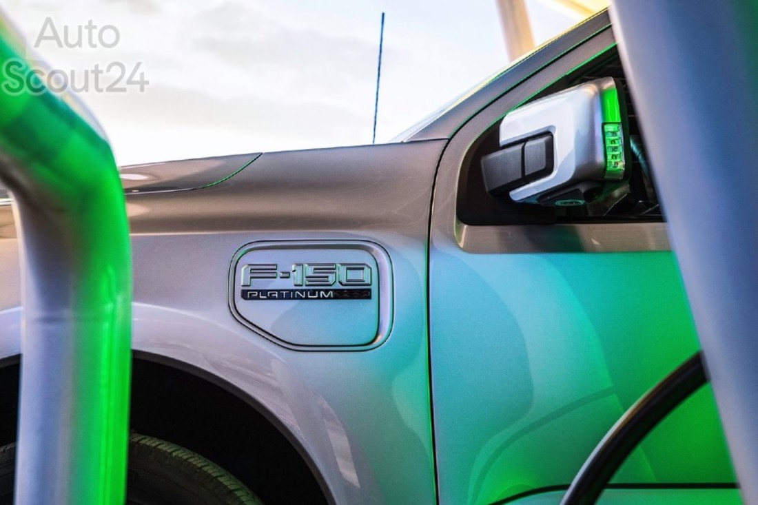 Ford-F-150_Lightning-2022-1280-14 (1).jpg