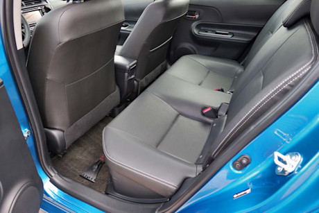 Editorial 2019 toyota prius c technology 19 jm