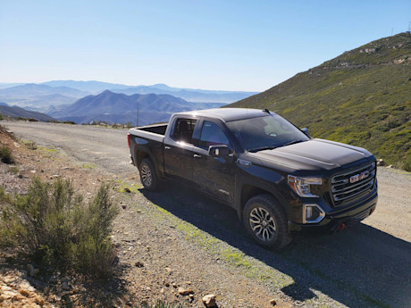 Editorial 2019 gmc sierra at4 02 sw