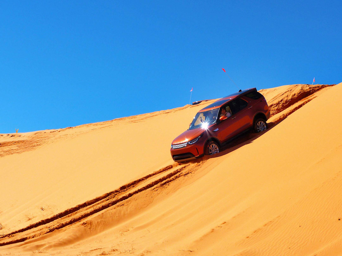 Editorial 2017 land rover discovery 17 jb