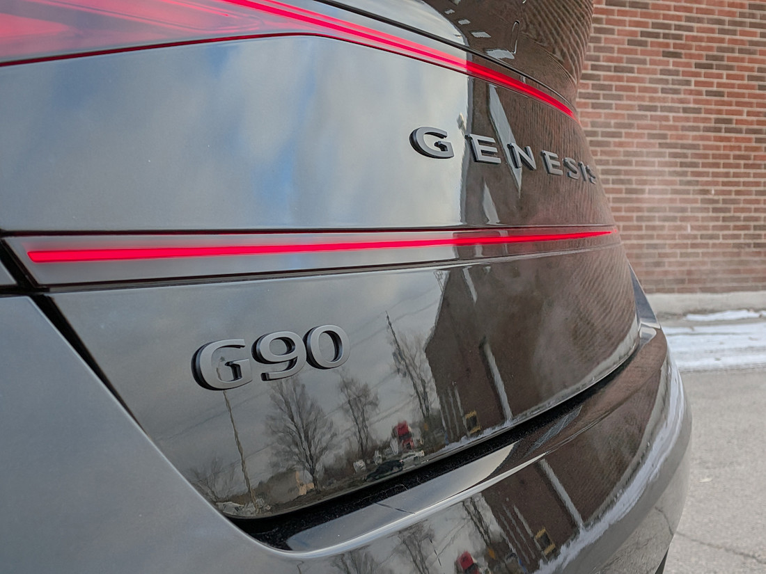 2026 Genesis G90 Black Edition - TD - SBe - 260327 - 10.jpg