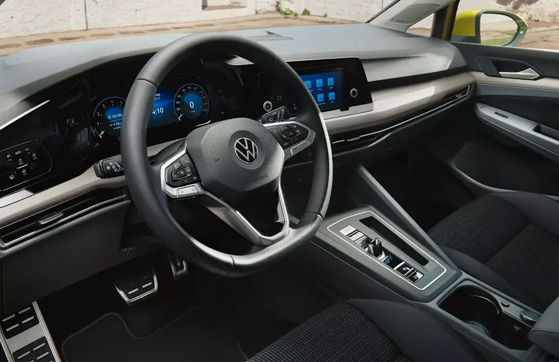 vw-golf-8-interior