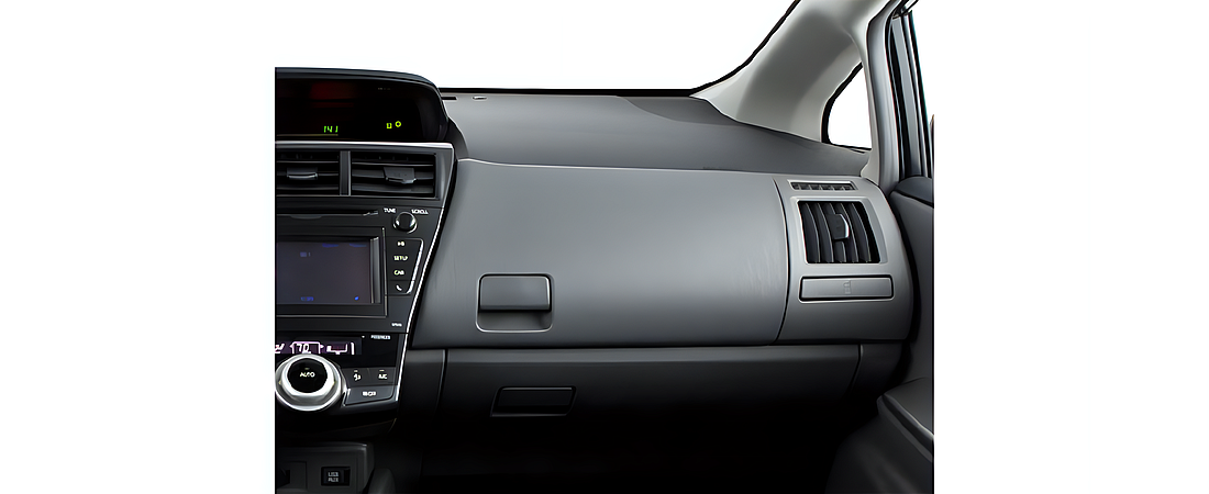 Toyota Prius v 2012 17
