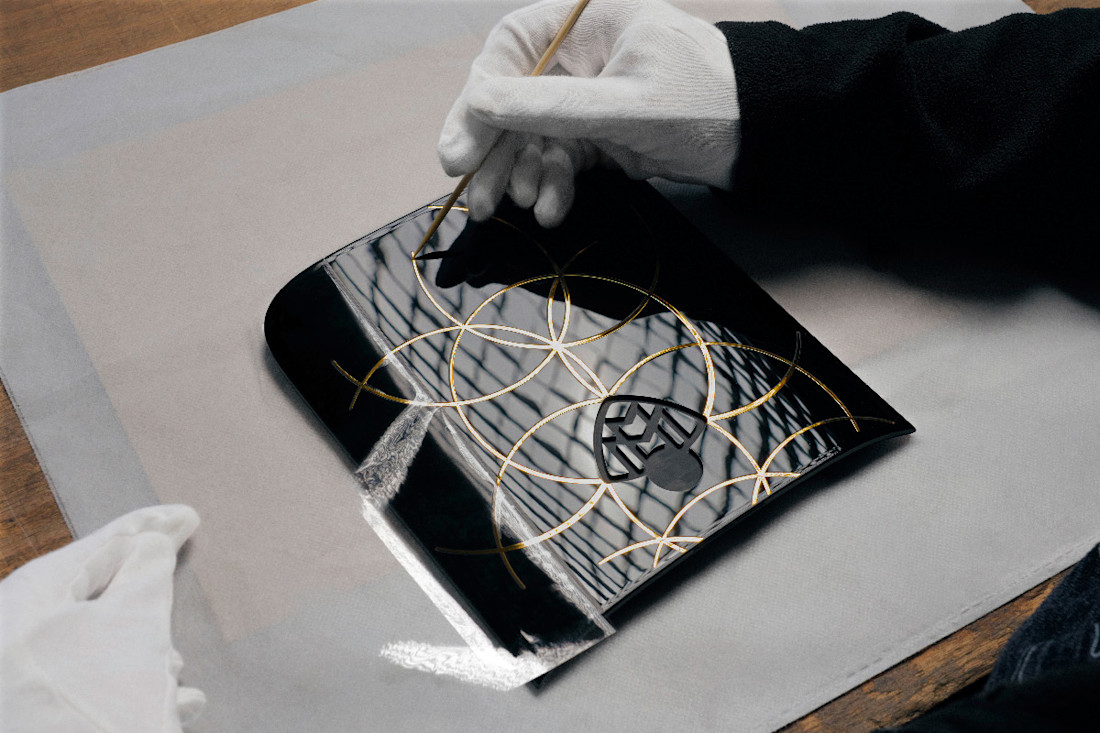 MERCEDES-MAYBACH-V12-EDITION-2025 (9).jpg