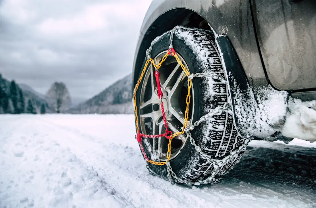 Neben Regeln für Winterreifen, gibt es im europäischen Ausland auch Vorgaben wann und welche Schneeketten montiert werden müssen.  Neben Regeln für Winterreifen, gibt es im europäischen Ausland auch Vorgaben wann und welche Schneeketten montiert werden müssen.