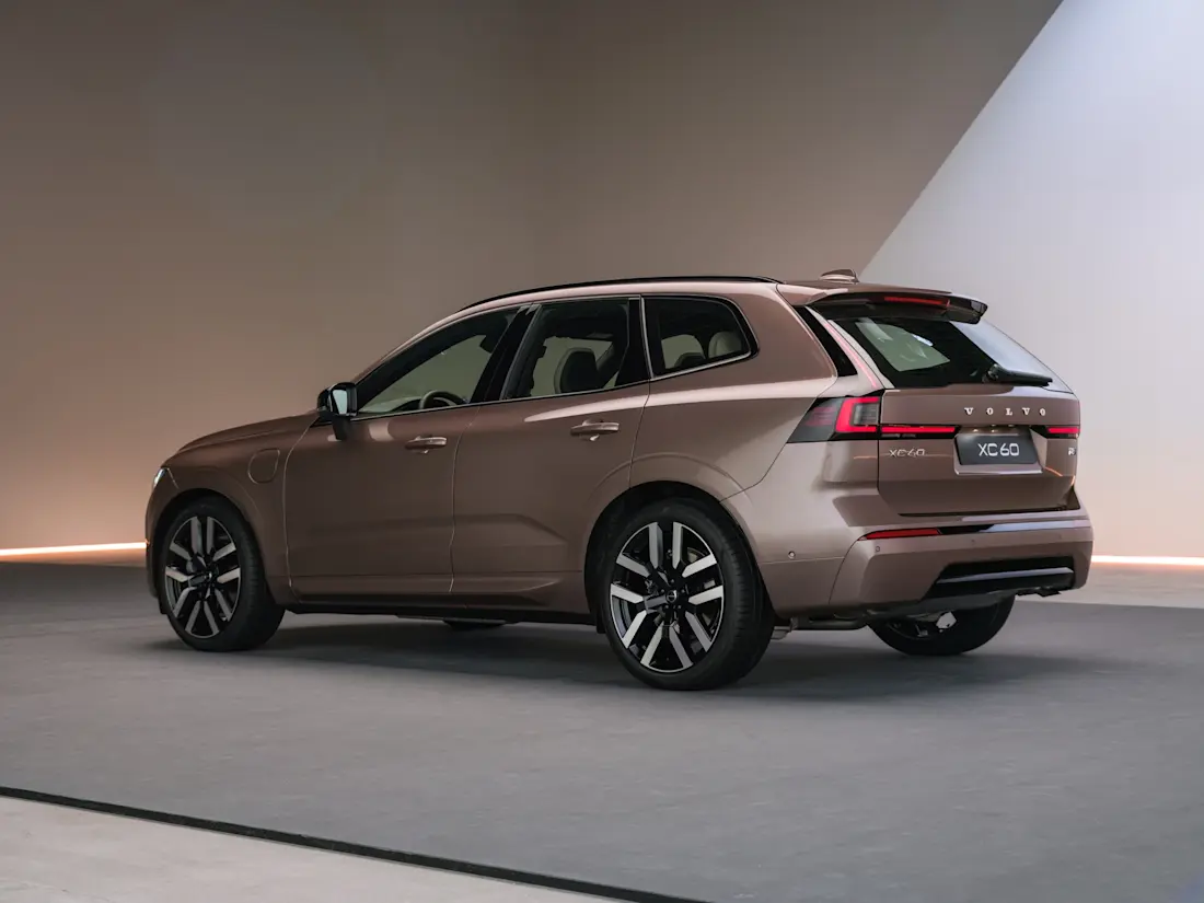 The New Volvo XC60 Studio Rear 34 Wallpaper