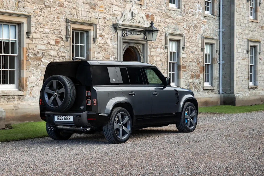 land rover defender 110 v8 carpathian edition 7