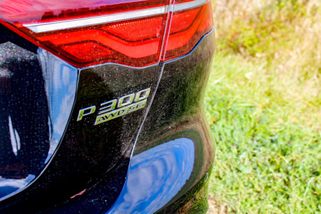 Editorial 2020 jaguar xe p300 r dynamic 09 pb