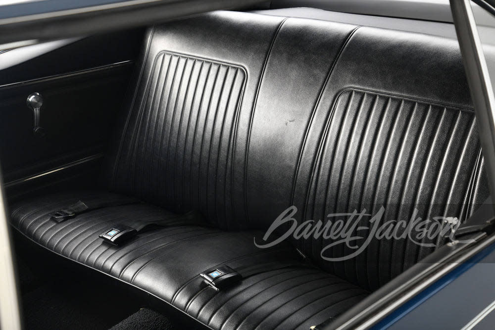 Yenko Super Camaro de 1967 barret Jackson 2022 (11).jpg