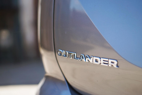 Editorial 2022 mitsubishi outlander gt s awc 14 jl