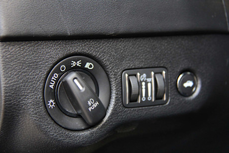 Editorial 2019 dodge charger sxt awd 34 dw