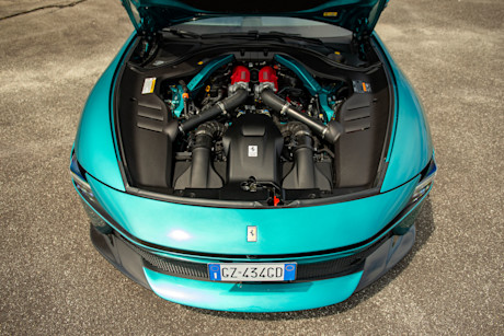 ferrari-amalfi-motorraum